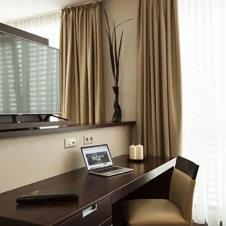 Deluxe Hotel 3*